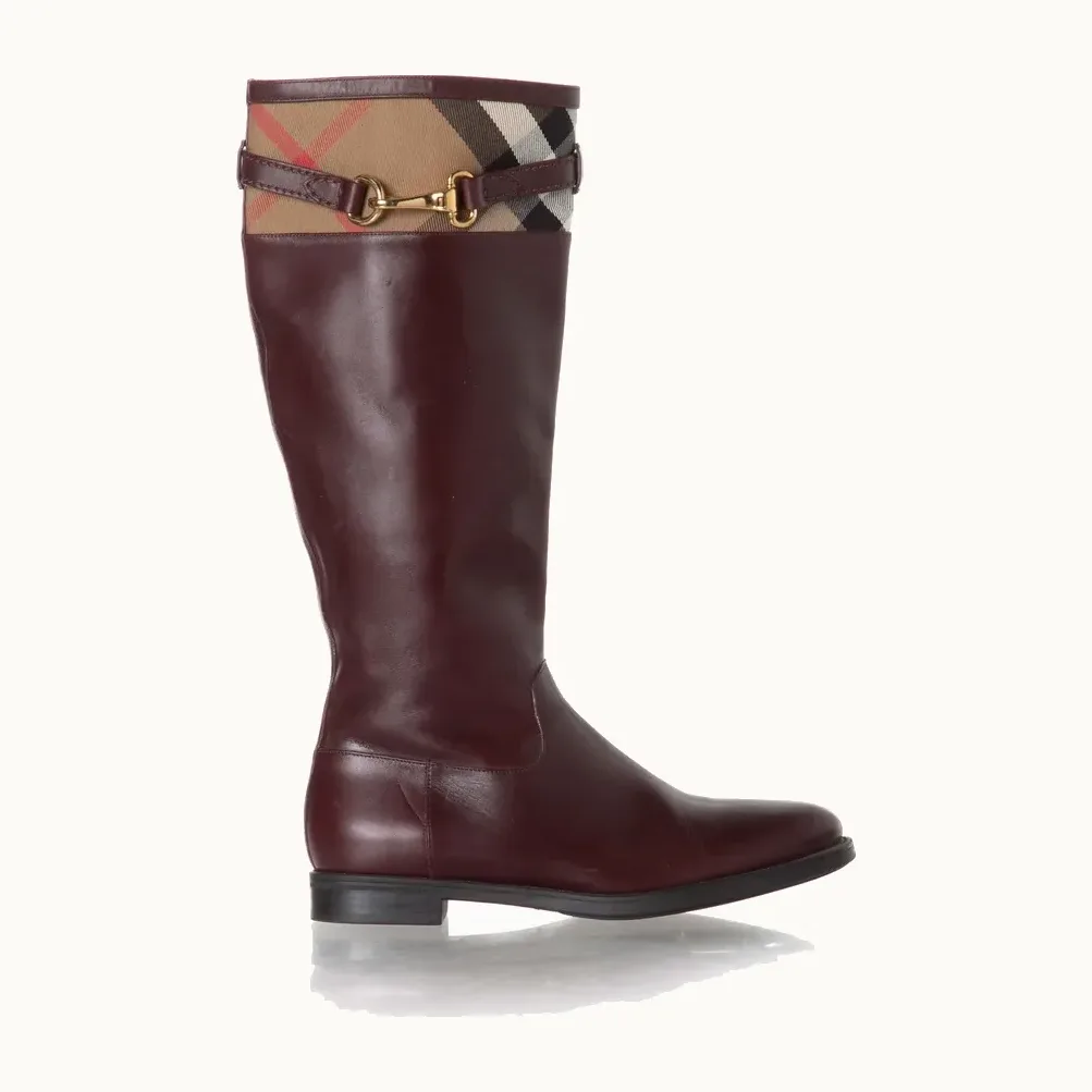 Zapatos Burberry, Talla 7