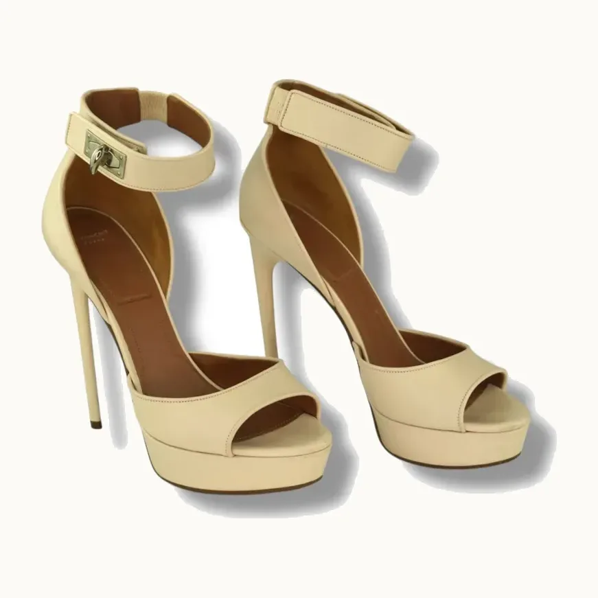 Tacones Givenchy Sharklock