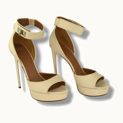 Tacones Givenchy Sharklock