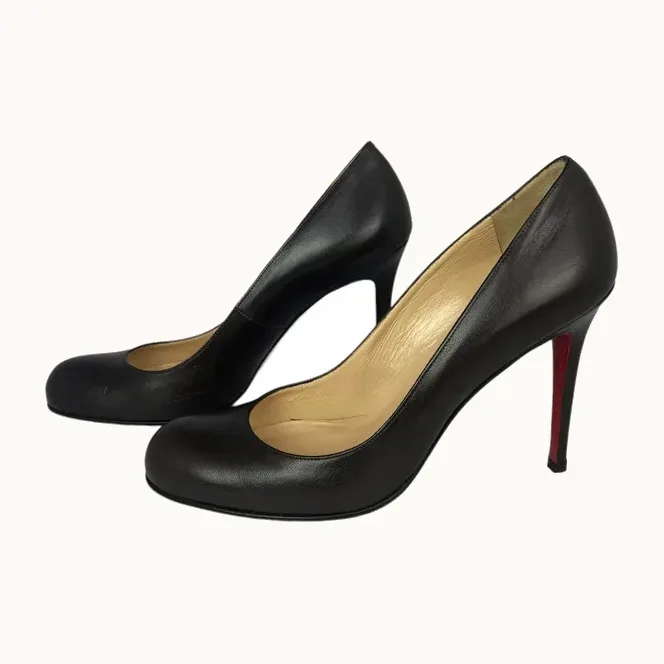 Tacones Christian Louboutin Cafés