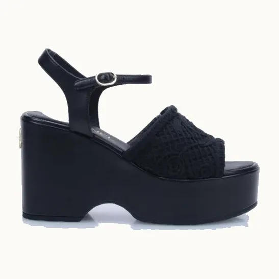 Sandalias Chanel Crochet Negras, Talla 38.5