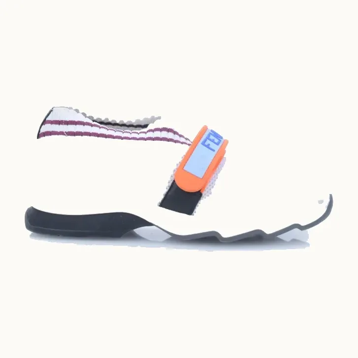 Zapatos Fendi Rockoko Blancos, Talla 36