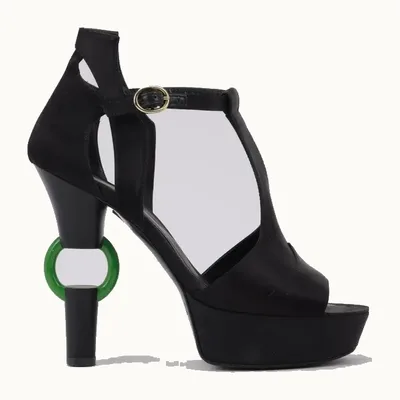 Zapatos Chanel Cut Out Satín Negros, Talla 39