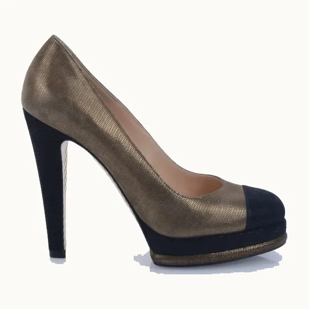 Zapatos Chanel CC Cap Toe Metallic Dorados, Talla 38.5