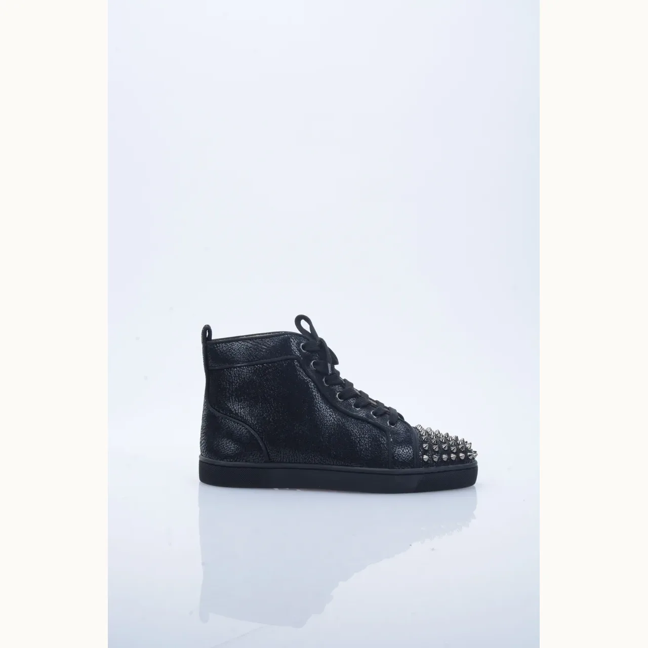 Zapatos Christian Louboutin Lou Spikes Negros, Talla 39