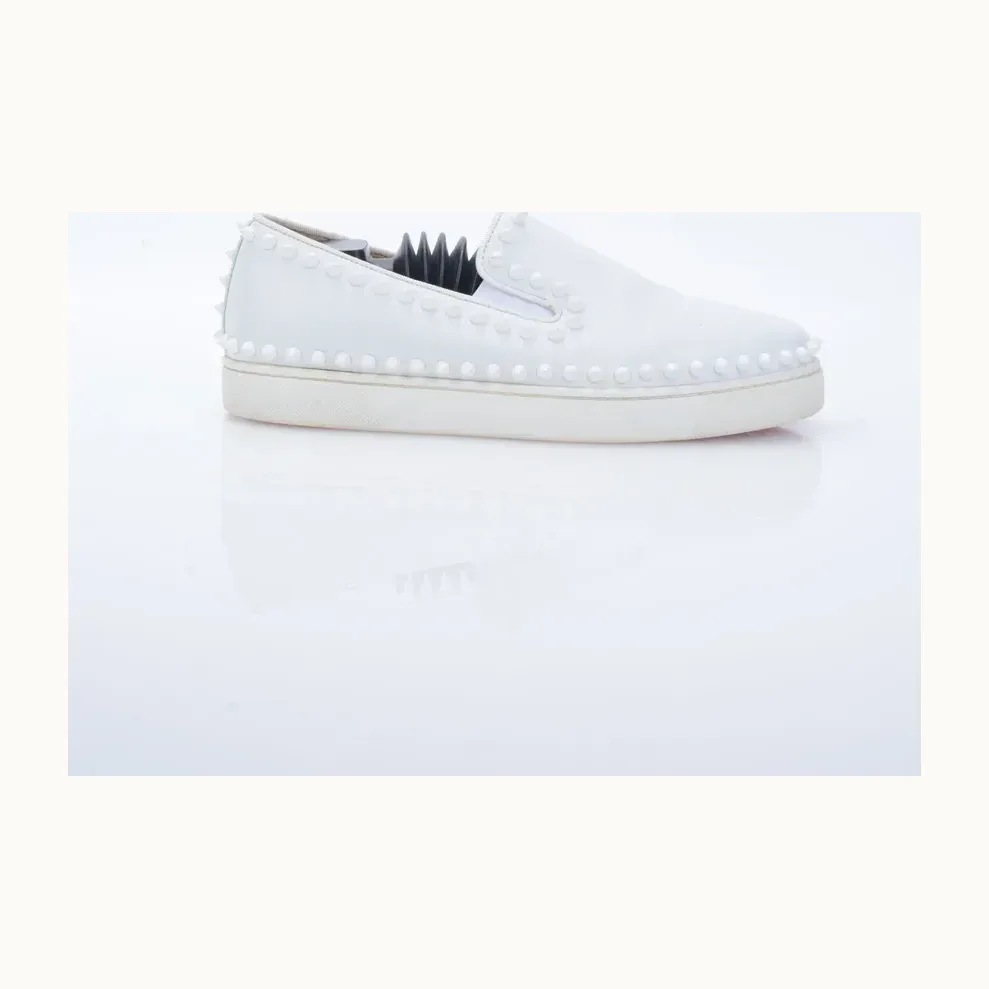 Zapatos Christian Louboutin Pik Boat Spikes Blancos, Talla 37.5
