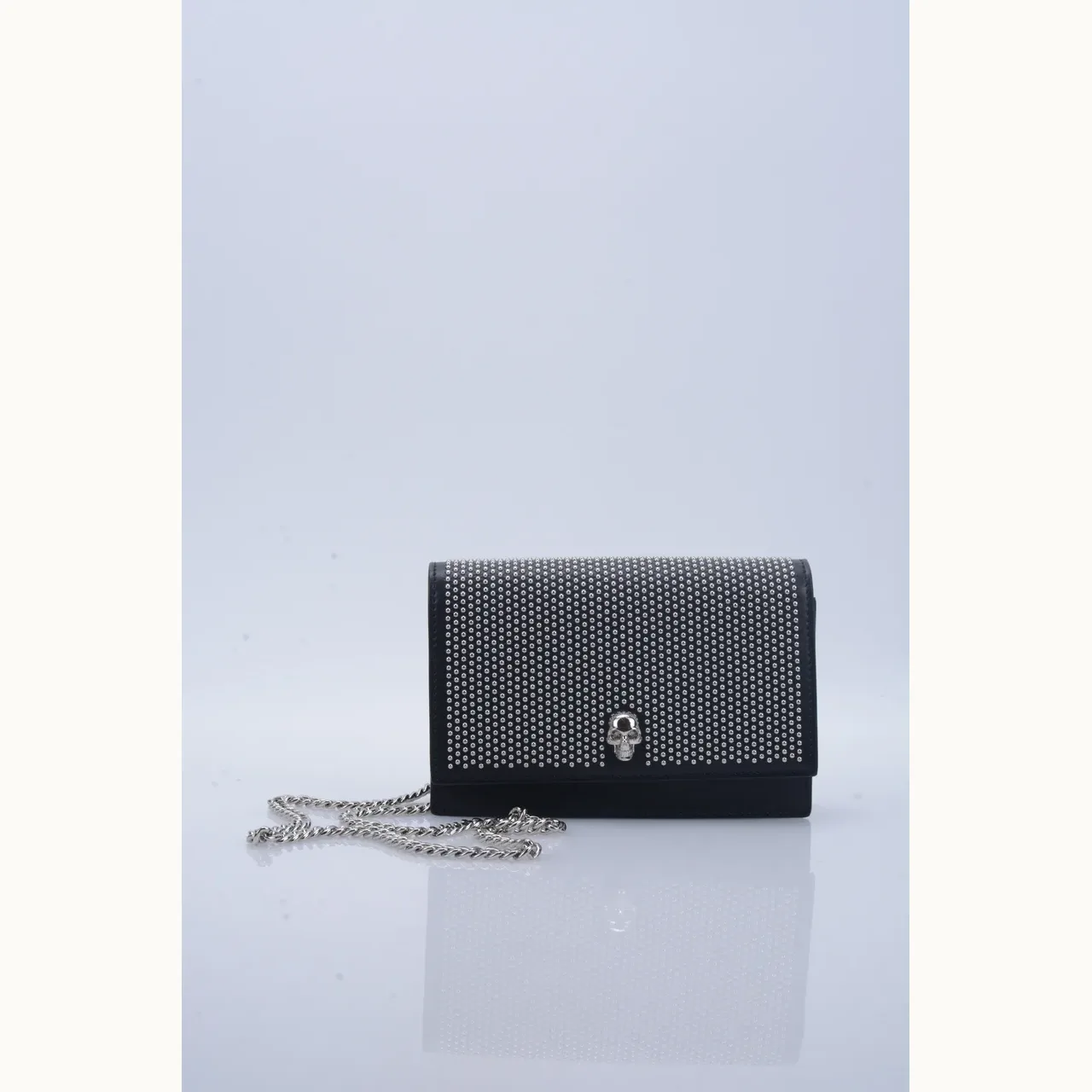 Bolso Alexander McQueen Skull Studded Negro