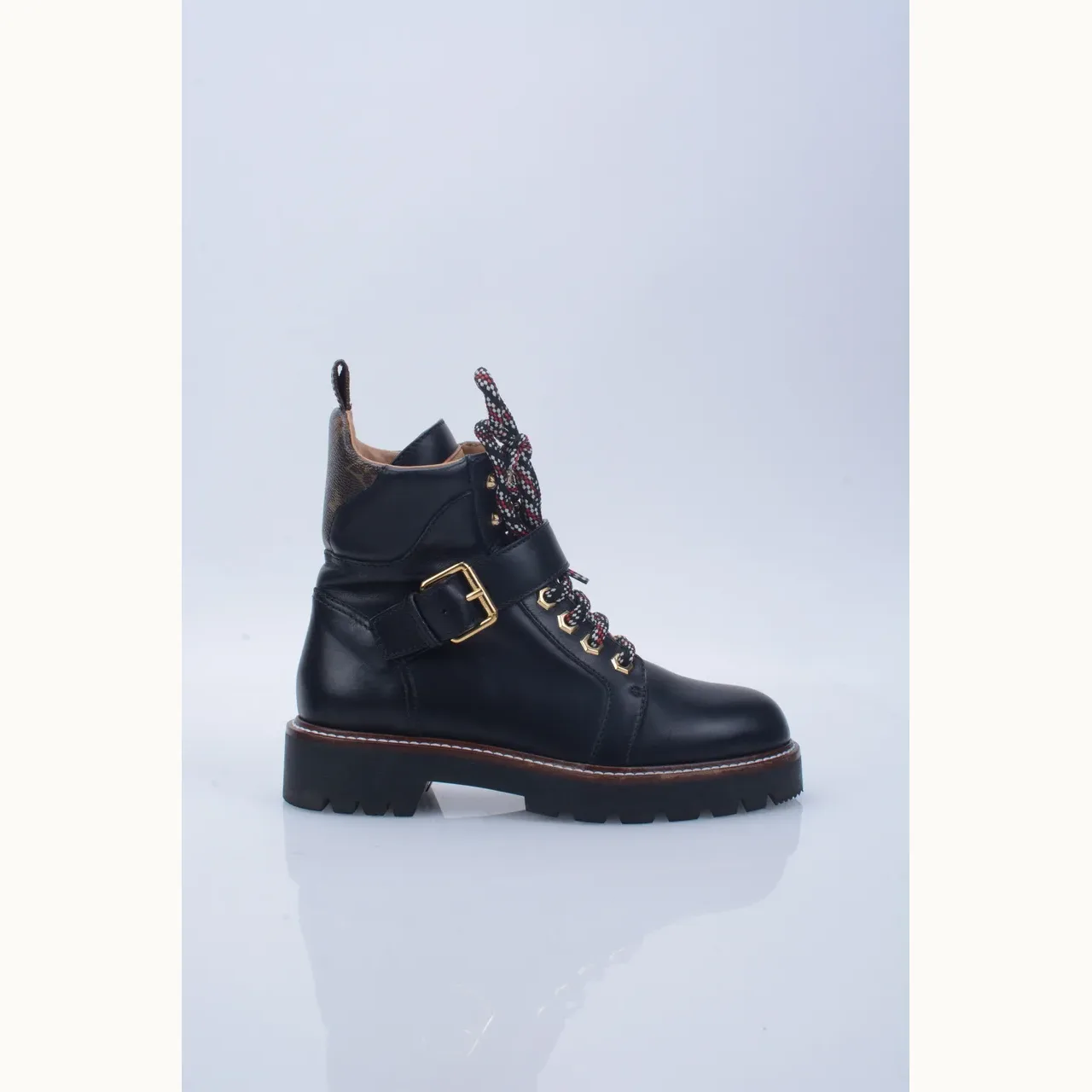 Zapatos Louis Vuitton Territory Ranger Combat Negros, Talla 36.5