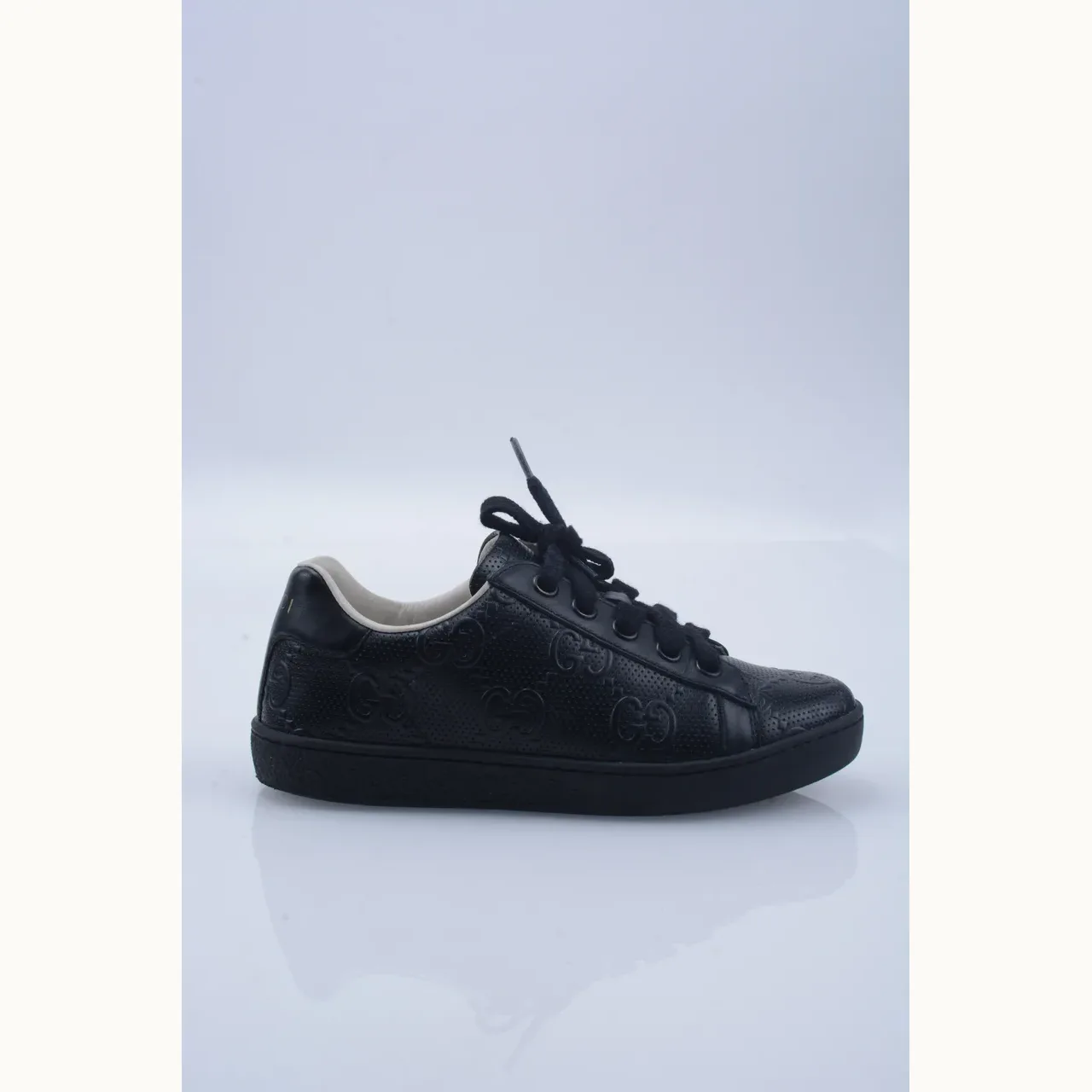 Zapatos Gucci Ace GG Embossed Negros, Talla 30