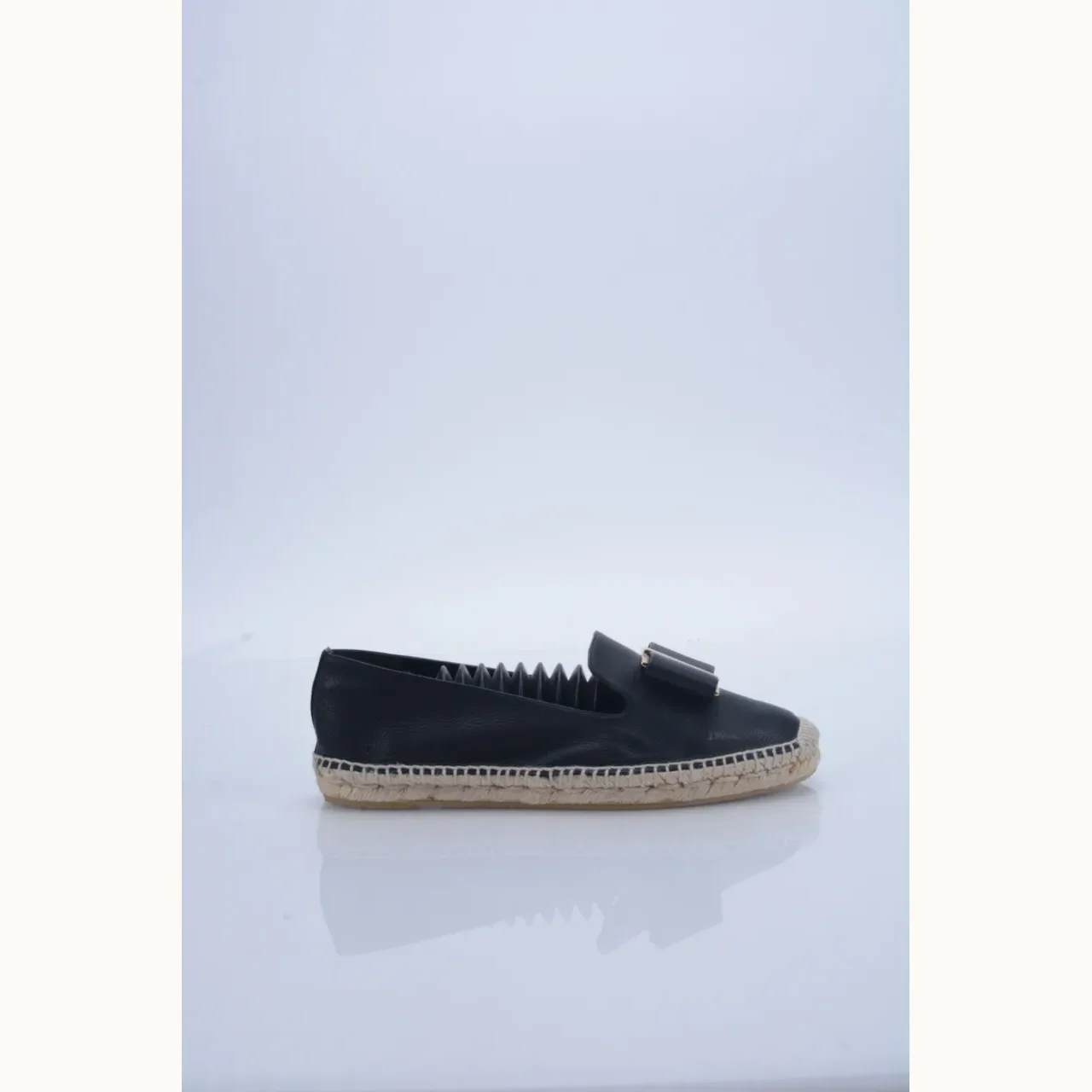 Zapatos Salvatore Ferragamo My Vara Negros, Talla 40