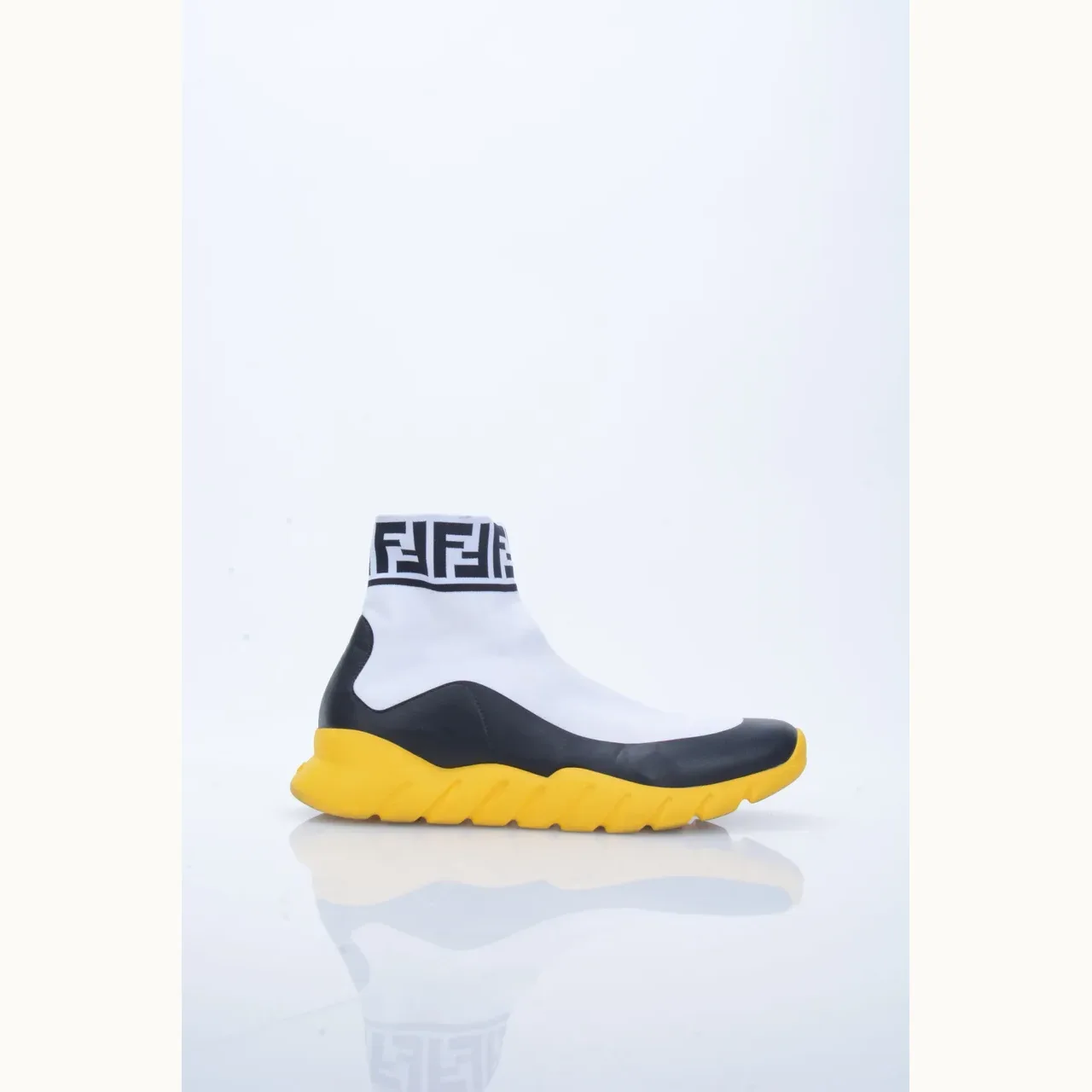 Zapatos Fendi Forever Blancos, Talla 43