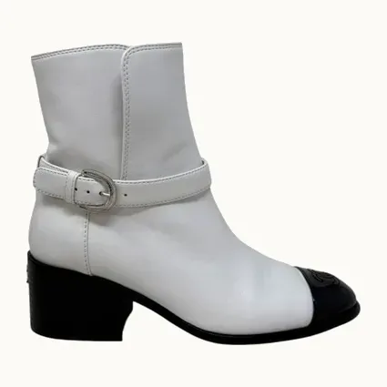 Botas Chanel Two Tone Cap Toe, Talla 37.5