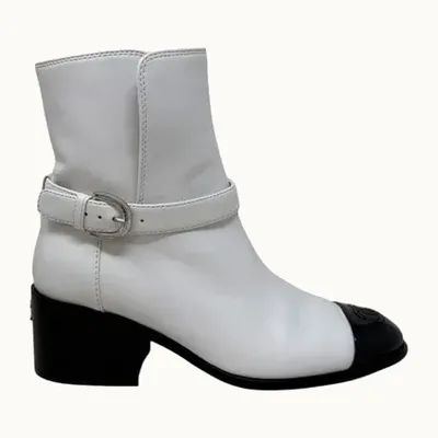 Botas Chanel Two Tone Cap Toe, Talla 37.5