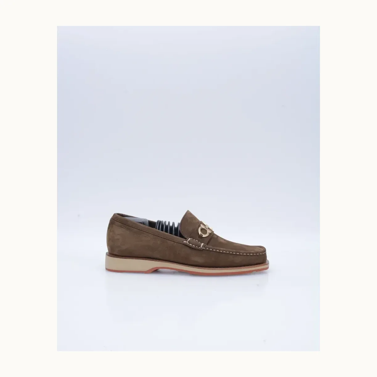 Mocasines Salvatore Ferragamo Nefertari Suede Cafés, Talla 7.5