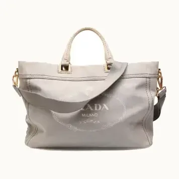 Prada Canapa