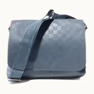 Bolso Crossbody Louis Vuitton District