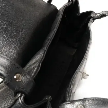 Bolso Chanel Caviar Quilted Mademoiselle Lock Negro