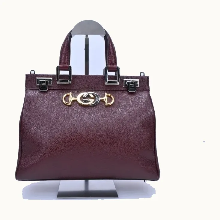 Bolso Top Handle Gucci Zumi Medium Vino