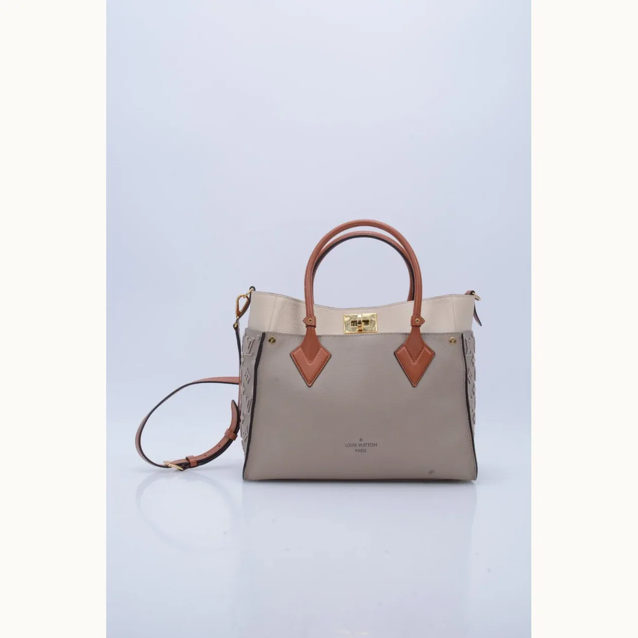 Bolso Louis Vuitton On My Side Tufting Taupe