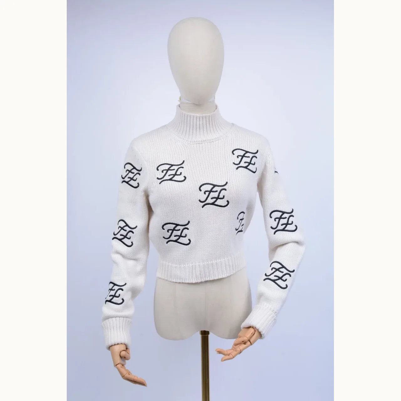 Fendi Karligraphy Crop Blanca, Talla XS