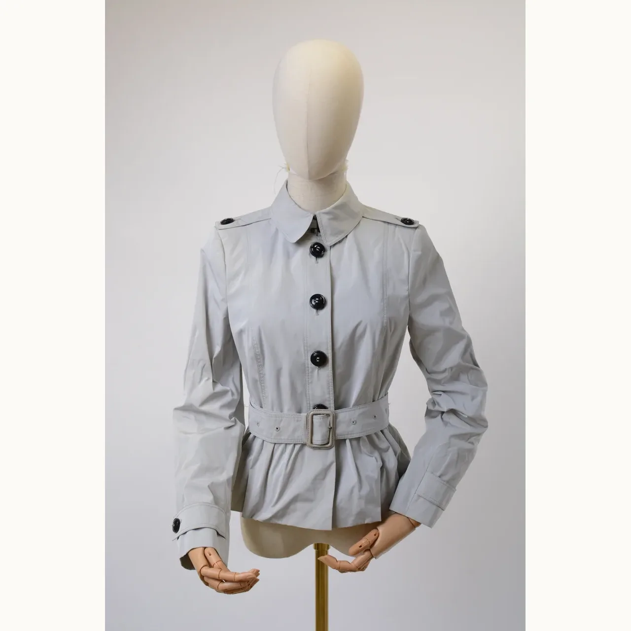 Gabardina Burberry Peplum Crop Gris, Talla S