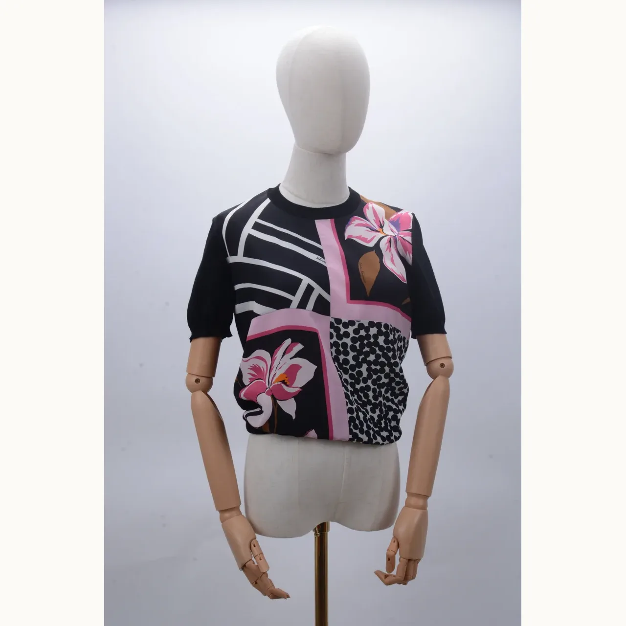 Salvatore Ferragamo Floral Negra, Talla M