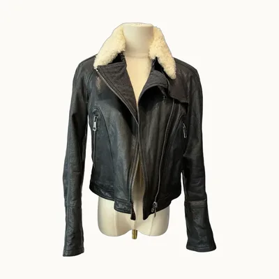 Burberry Jacket, Size 6 MX, Excellent, KV-6668