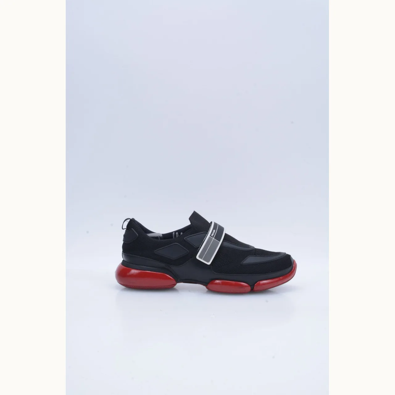 Tenis Prada Cloudbust Negro Talla 42